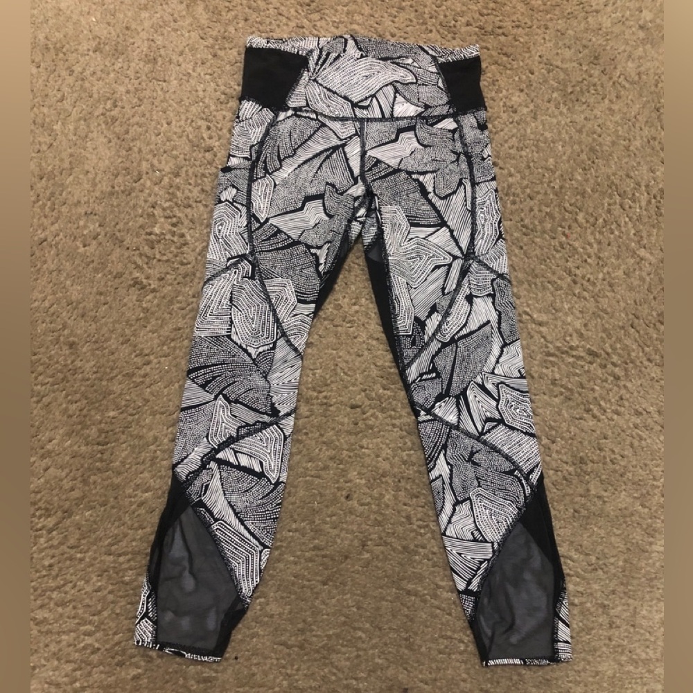 Lululemon Goal Crusher 7/8 Tight Pants Black Mesh Dottie 6 with pocket great con